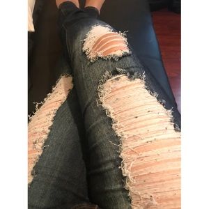 Fashion nova distressed blue jeans